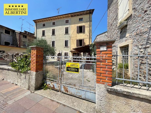 casa indipendente in vendita a Valeggio sul Mincio in zona Borghetto