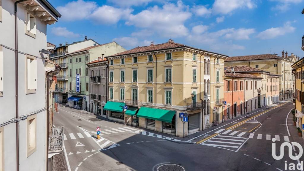 appartamento in vendita a Valeggio sul Mincio in zona Borghetto