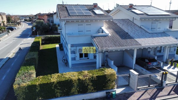 casa indipendente in vendita a Valeggio sul Mincio