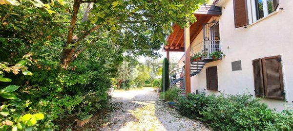 appartamento in vendita a Valeggio sul Mincio in zona Salionze