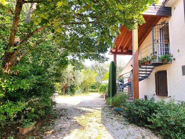 casa indipendente in vendita a Valeggio sul Mincio in zona Salionze