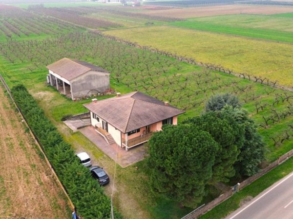 casa indipendente in vendita a Valeggio sul Mincio in zona Borghetto