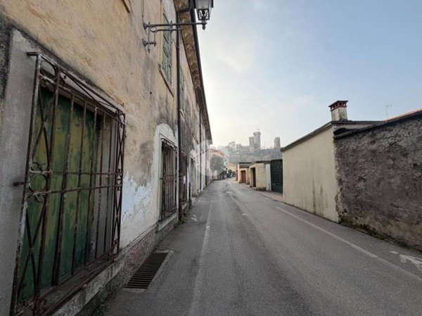 casa semindipendente in vendita a Valeggio sul Mincio in zona Borghetto