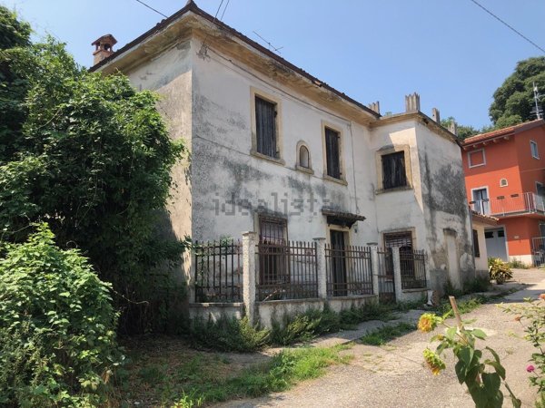 casale in vendita a Valeggio sul Mincio