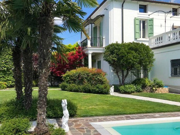 casa indipendente in vendita a Valeggio sul Mincio