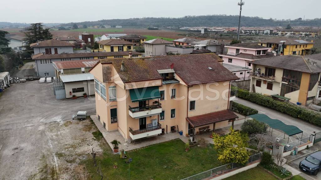 appartamento in vendita a Valeggio sul Mincio in zona Borghetto
