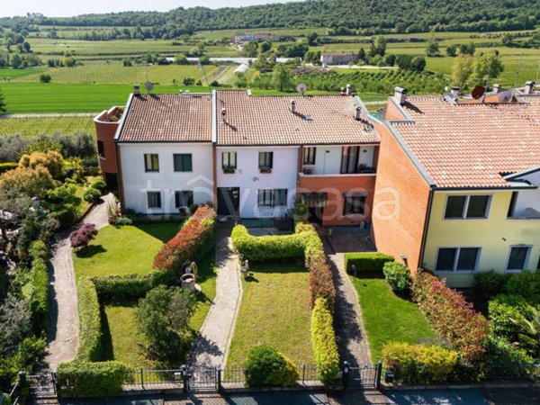 casa indipendente in vendita a Valeggio sul Mincio in zona Santa Lucia