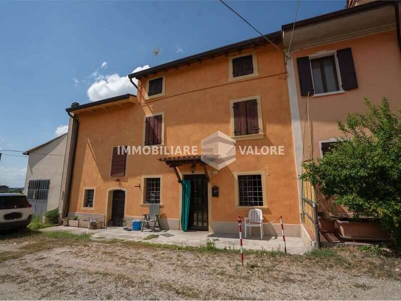 casa indipendente in vendita a Valeggio sul Mincio in zona Borghetto