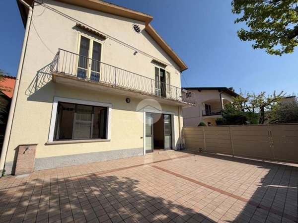 casa indipendente in vendita a Valeggio sul Mincio