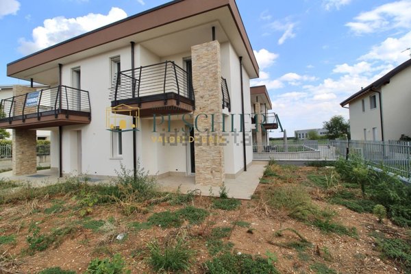 casa indipendente in vendita a Valeggio sul Mincio in zona Borghetto