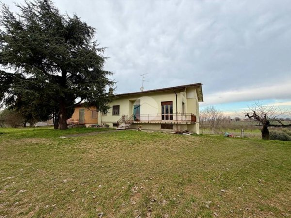 casa indipendente in vendita a Valeggio sul Mincio in zona Borghetto