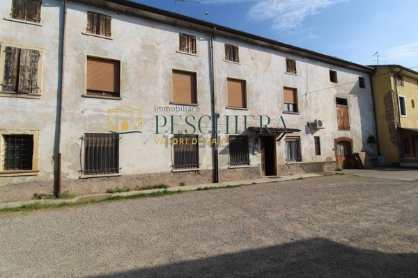 casa indipendente in vendita a Valeggio sul Mincio in zona Vanoni / Remelli