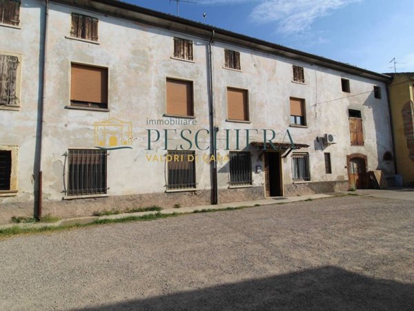 casa indipendente in vendita a Valeggio sul Mincio in zona Vanoni / Remelli