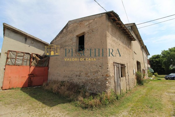 casale in vendita a Valeggio sul Mincio