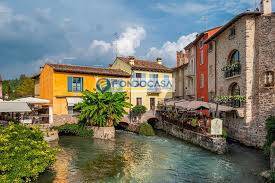 locale commerciale in vendita a Valeggio sul Mincio in zona Borghetto