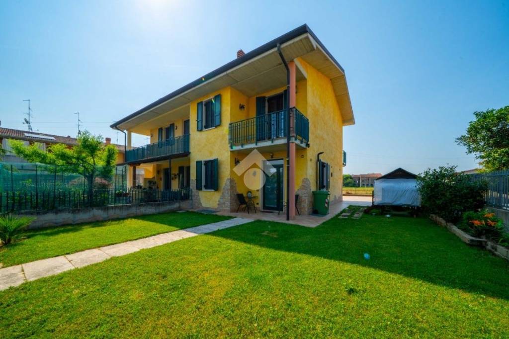 casa indipendente in vendita a Valeggio sul Mincio in zona Borghetto