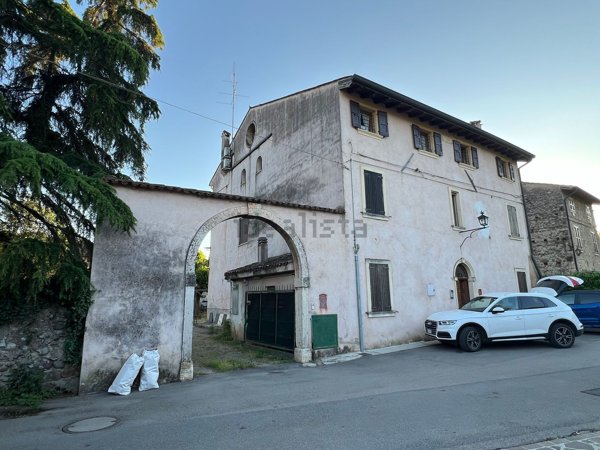appartamento in vendita a Valeggio sul Mincio in zona Borghetto