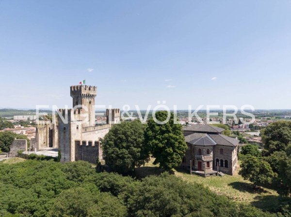 casa indipendente in vendita a Valeggio sul Mincio in zona Borghetto