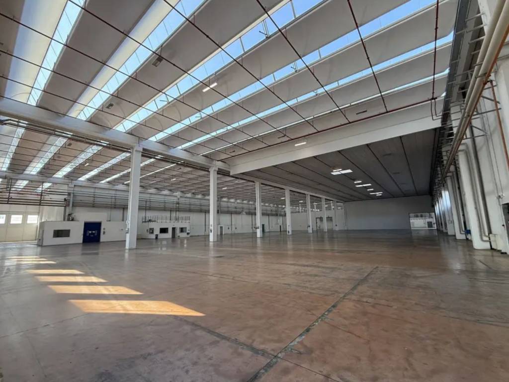 locale commerciale in vendita a Valeggio sul Mincio