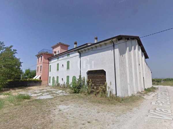 casale in vendita a Valeggio sul Mincio