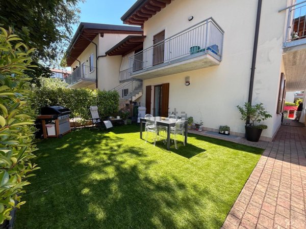 appartamento in vendita a Valeggio sul Mincio in zona Salionze