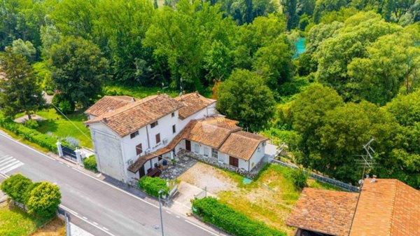 casa indipendente in vendita a Valeggio sul Mincio in zona Salionze