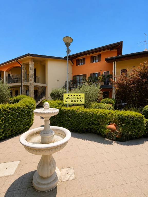 appartamento in vendita a Valeggio sul Mincio in zona Borghetto