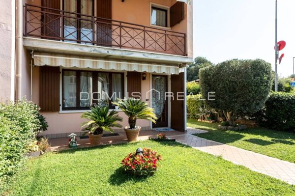 casa indipendente in vendita a Valeggio sul Mincio in zona Salionze