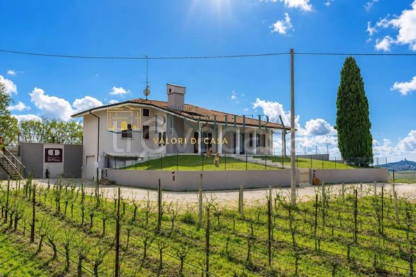 negozio in vendita a Valeggio sul Mincio