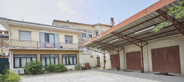casa indipendente in vendita a Valeggio sul Mincio in zona Borghetto