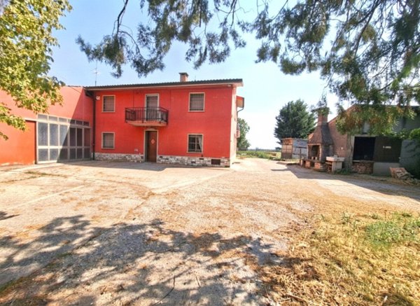 casale in vendita a Valeggio sul Mincio in zona Borghetto
