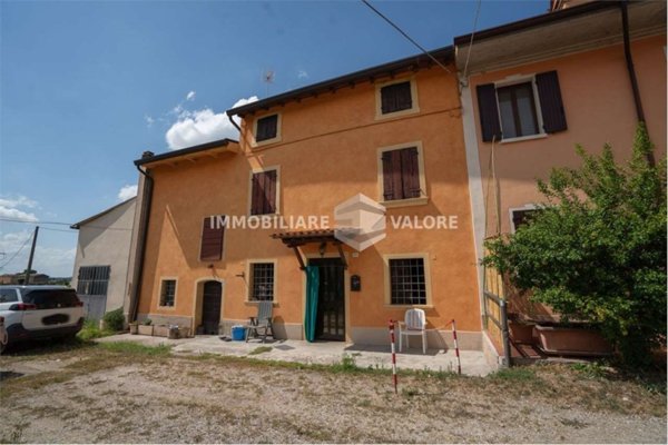 casa indipendente in vendita a Valeggio sul Mincio