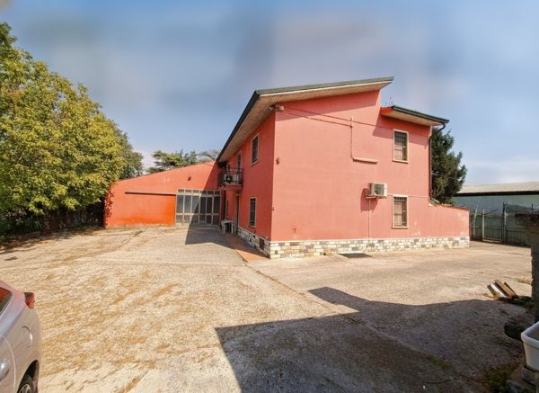 casa indipendente in vendita a Valeggio sul Mincio