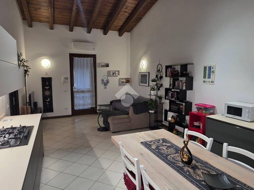 appartamento in vendita a Valeggio sul Mincio in zona Borghetto