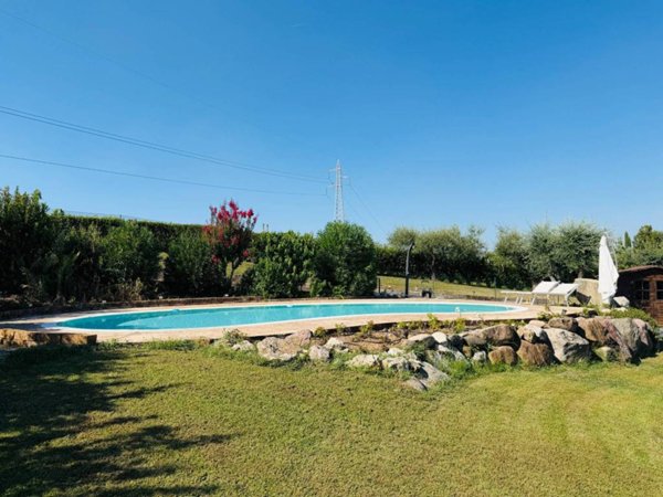 casa indipendente in vendita a Valeggio sul Mincio in zona Santa Lucia