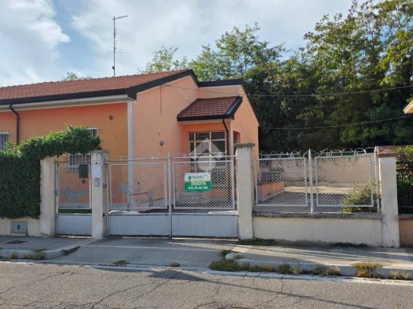 casa indipendente in vendita a Valeggio sul Mincio in zona Borghetto