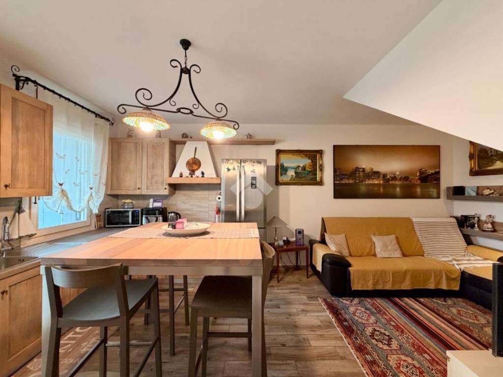 appartamento in vendita a Valeggio sul Mincio in zona Borghetto