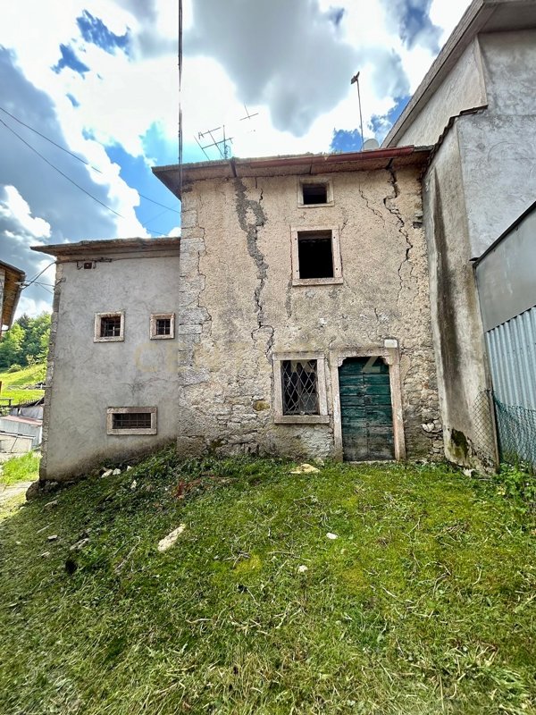 casale in vendita a Velo Veronese