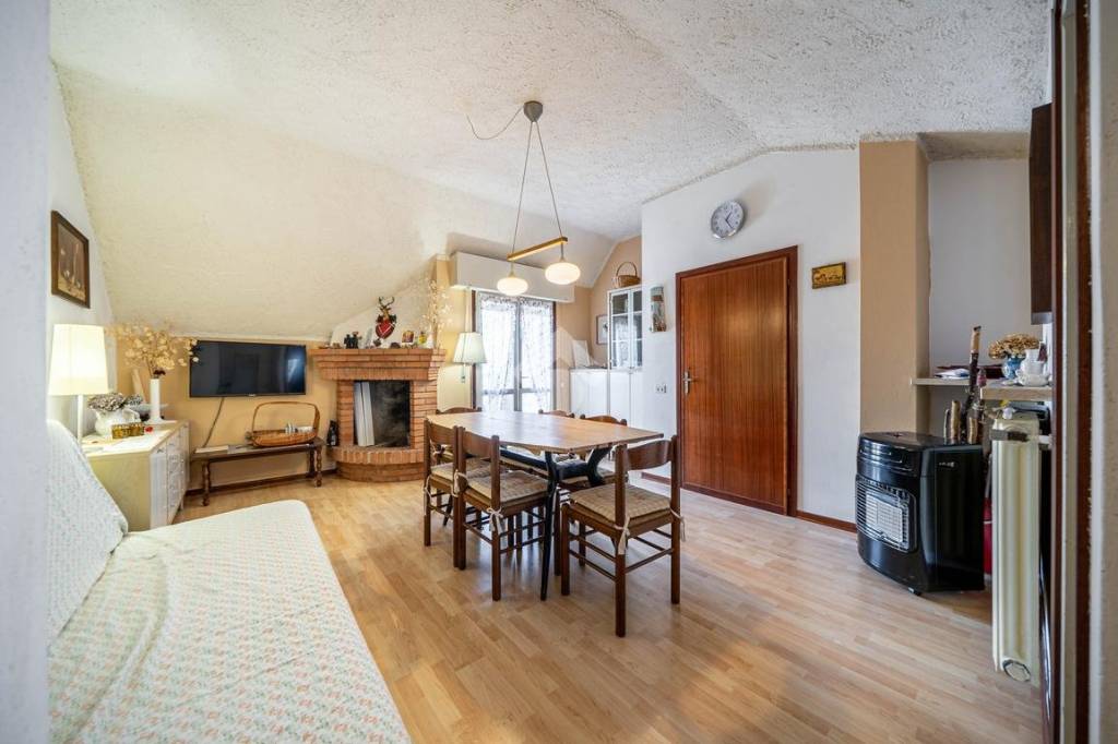 appartamento in vendita a Velo Veronese in zona Camposilvano