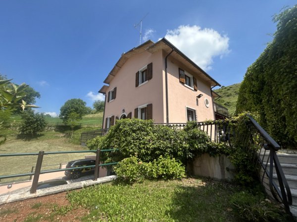 casa indipendente in vendita a Velo Veronese