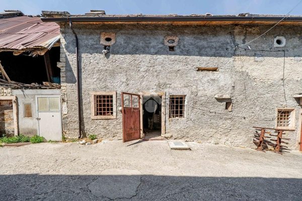 quadrivano in vendita a Velo Veronese