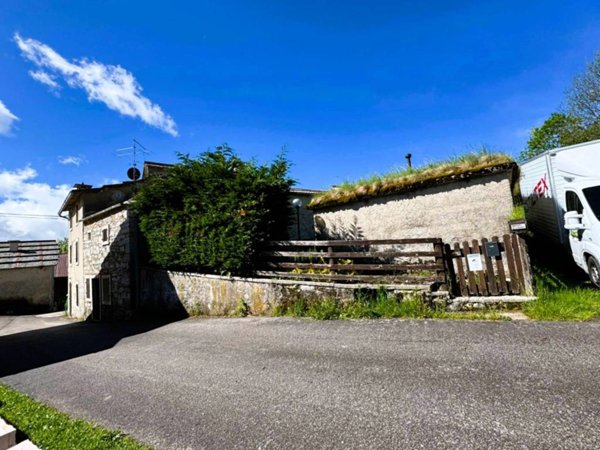casa indipendente in vendita a Velo Veronese