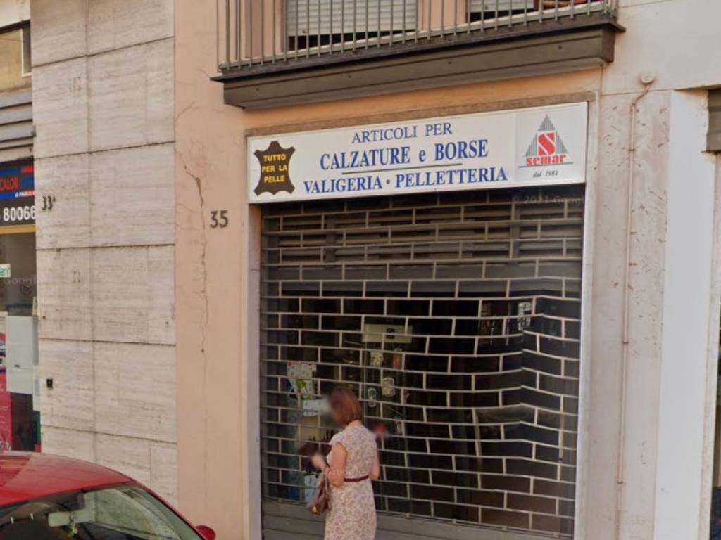 locale commerciale in vendita a Verona