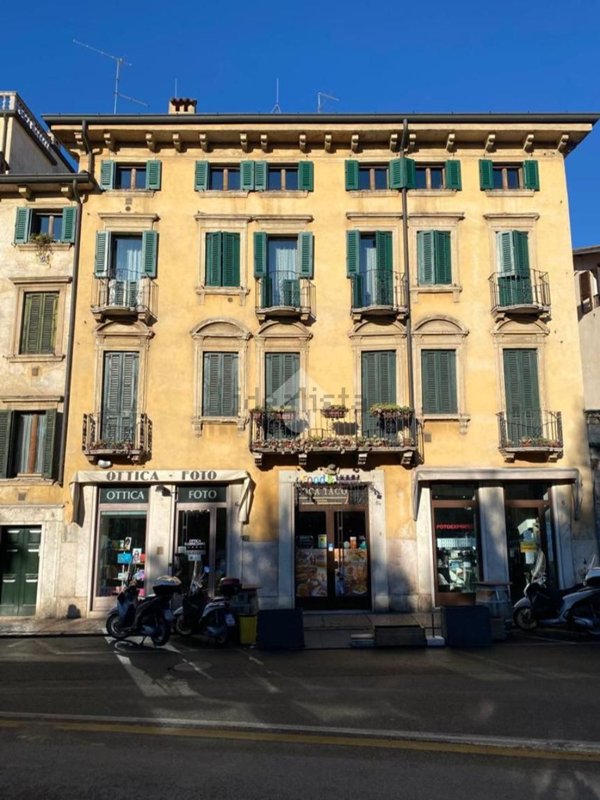 negozio in vendita a Verona