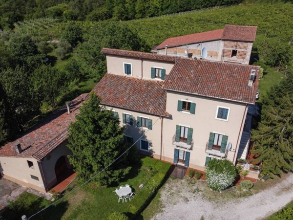 casa indipendente in vendita a Verona in zona Montorio Veronese