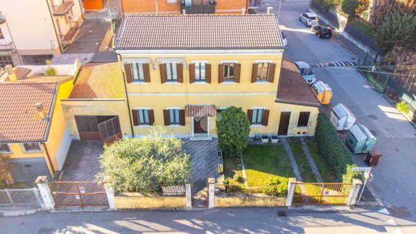 casa indipendente in vendita a Verona in zona Borgo Roma