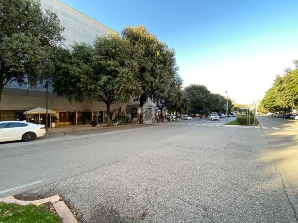 ufficio in vendita a Verona in zona Cittadella