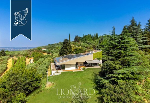 casa indipendente in vendita a Verona in zona Quinzano