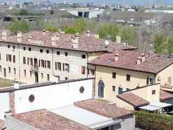 casa indipendente in vendita a Verona in zona Santa Lucia