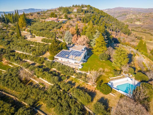 villa in vendita a Verona in zona Quinzano